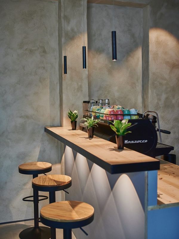 Barista bei der Arbeit